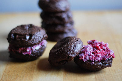 Nibs & Greens: Chocolate Raspberry Sammies