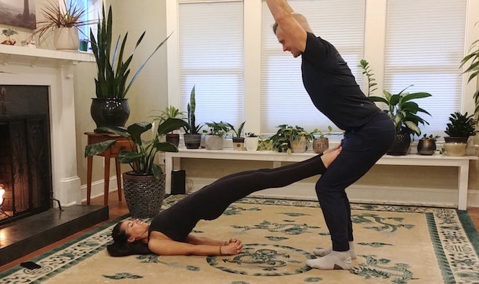 Top 12 Yoga Poses For Two People and Couples