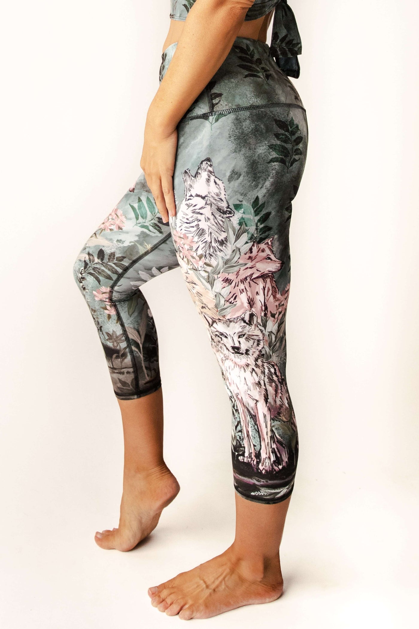 La Loba Printed Yoga Crops side