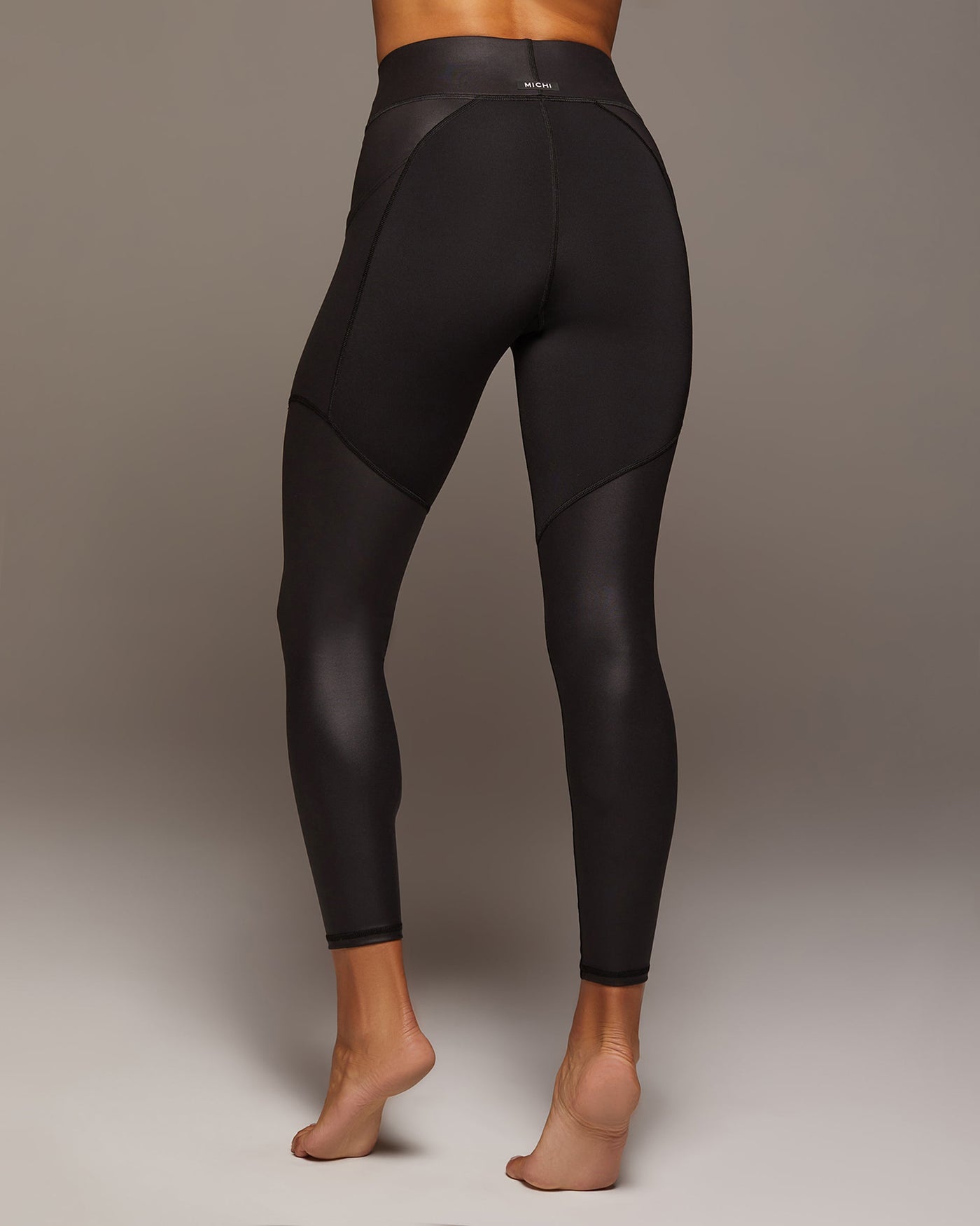 Cosmic Gloss Pocket Legging - Black