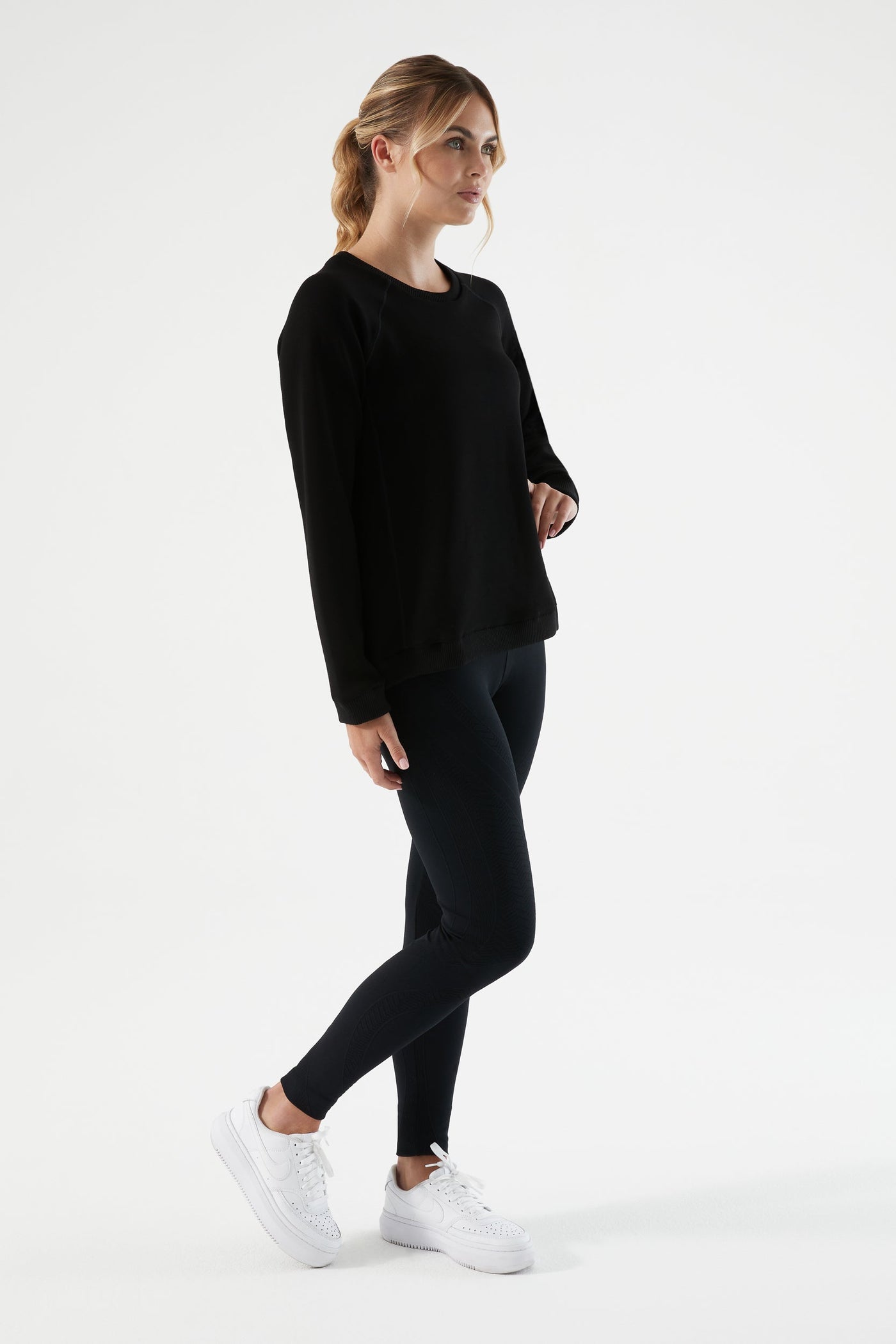 Sleek Crew – Softest Crewneck Sweatshirt for Women