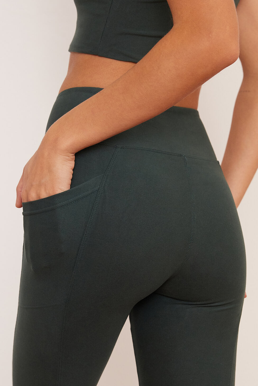 Thyme Crossover Pocket Legging