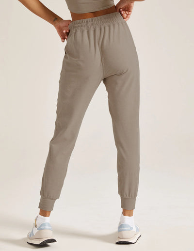 Beyond Yoga Commuter Midi Jogger - Birch