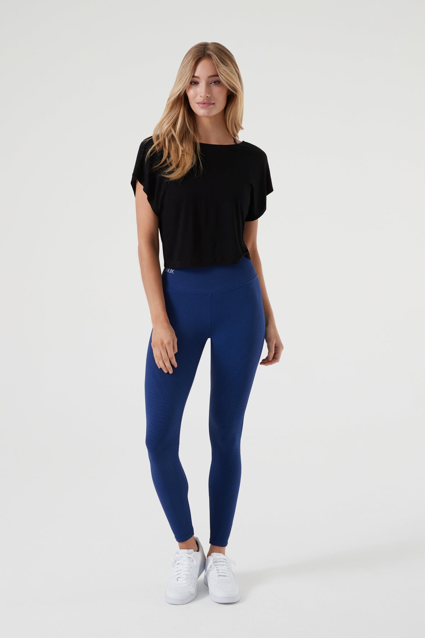 Liza Twist Top – Versatile and Chic Twist Tee