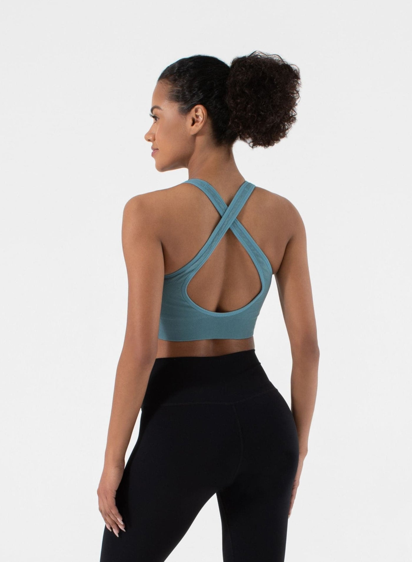 One by One Scoop Bra | Seamless Criss-Cross Back Strap