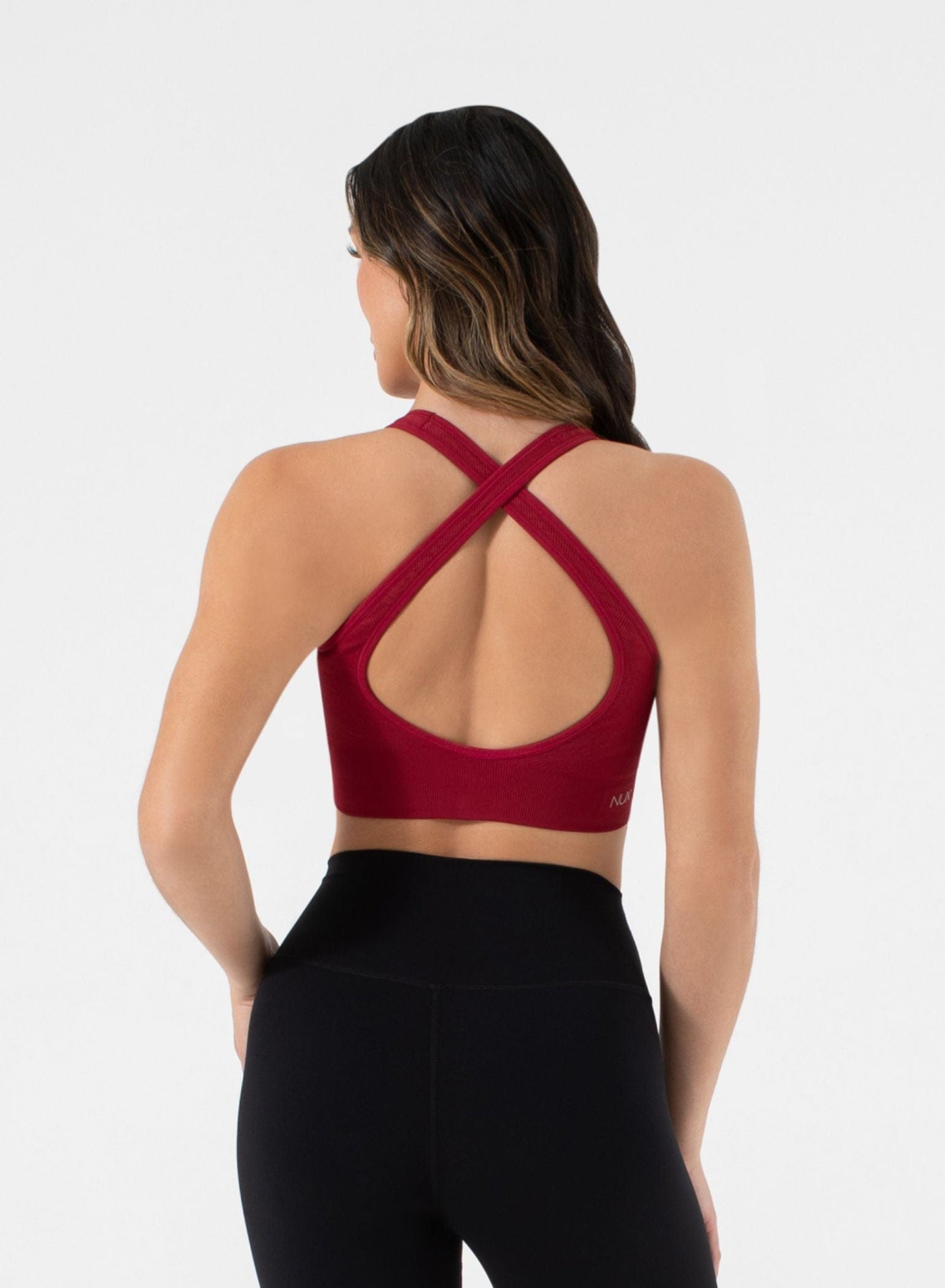 One by One Scoop Bra | Seamless Criss-Cross Back Strap