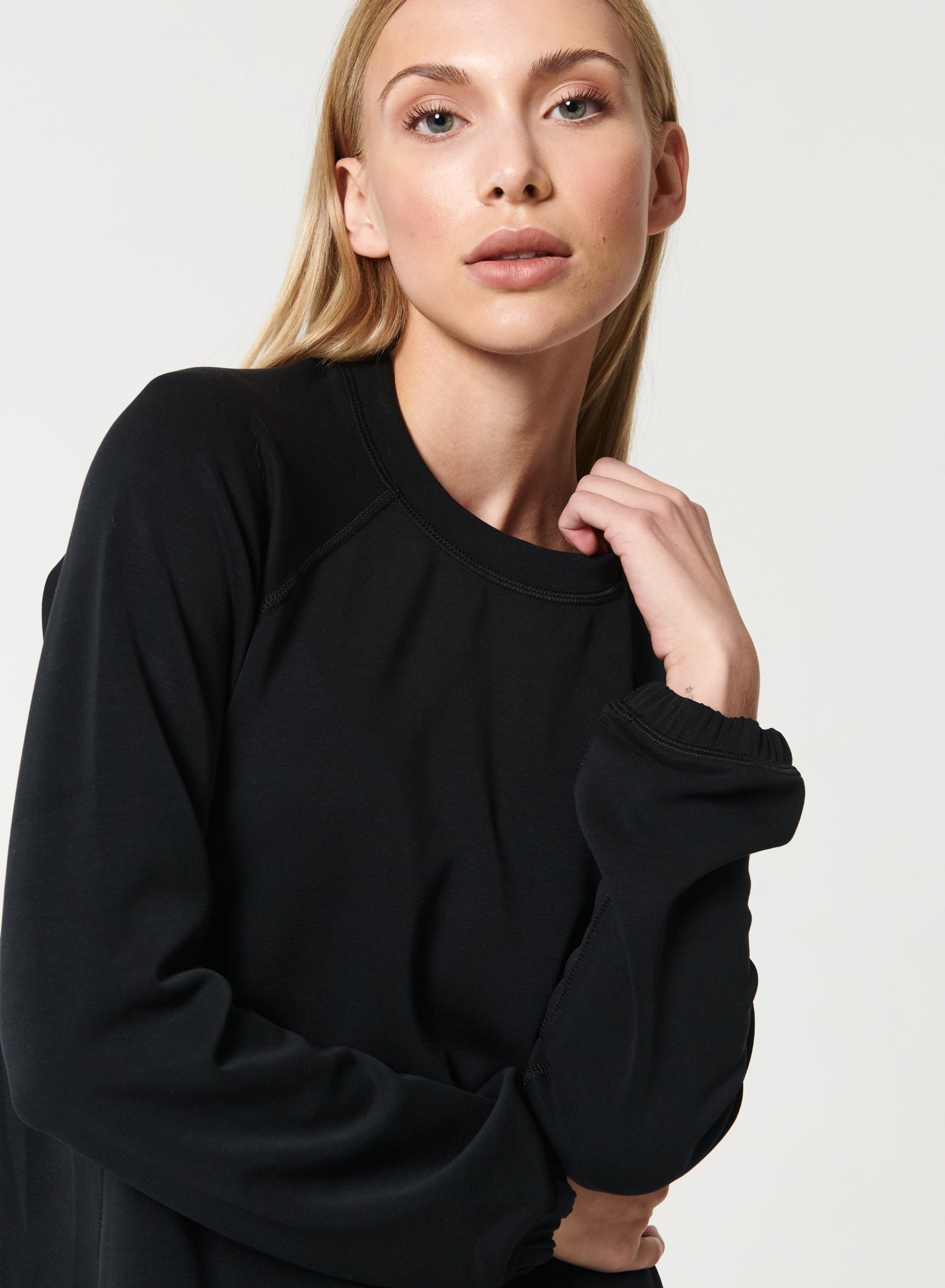 Sleek Sweat - Ultra Soft Relaxed Fit Crew Neck Sweatshirt for Women